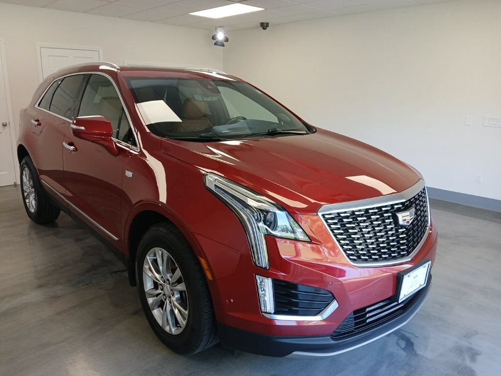 2020 Cadillac XT5 Premium Luxury AWD in Red Horizon Tintcoat — front three-quarter view