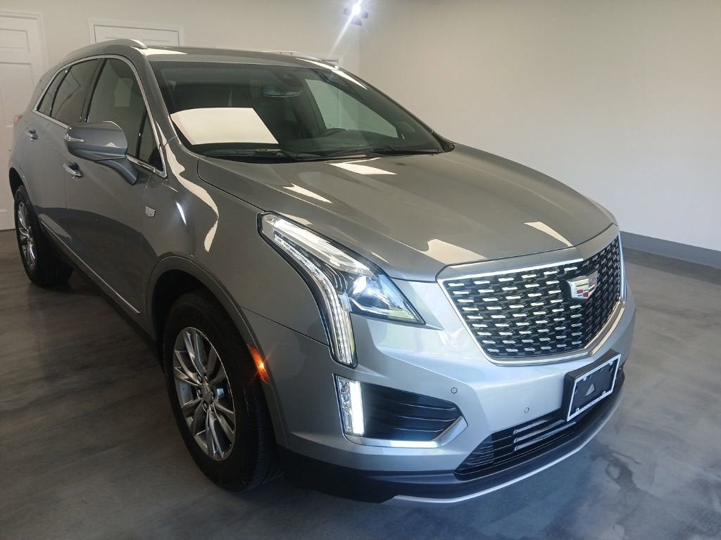 2023 Cadillac XT5 Premium Luxury in Argent Silver Metallic — front three-quarter view