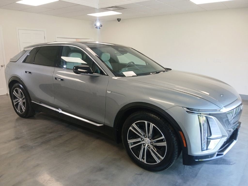 2024 Cadillac LYRIQ Luxury 1 in Argent Silver Metallic — front three-quarter view