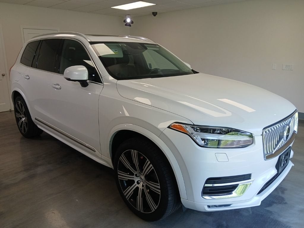 2021 Volvo XC90 Inscription in Other — front three-quarter view